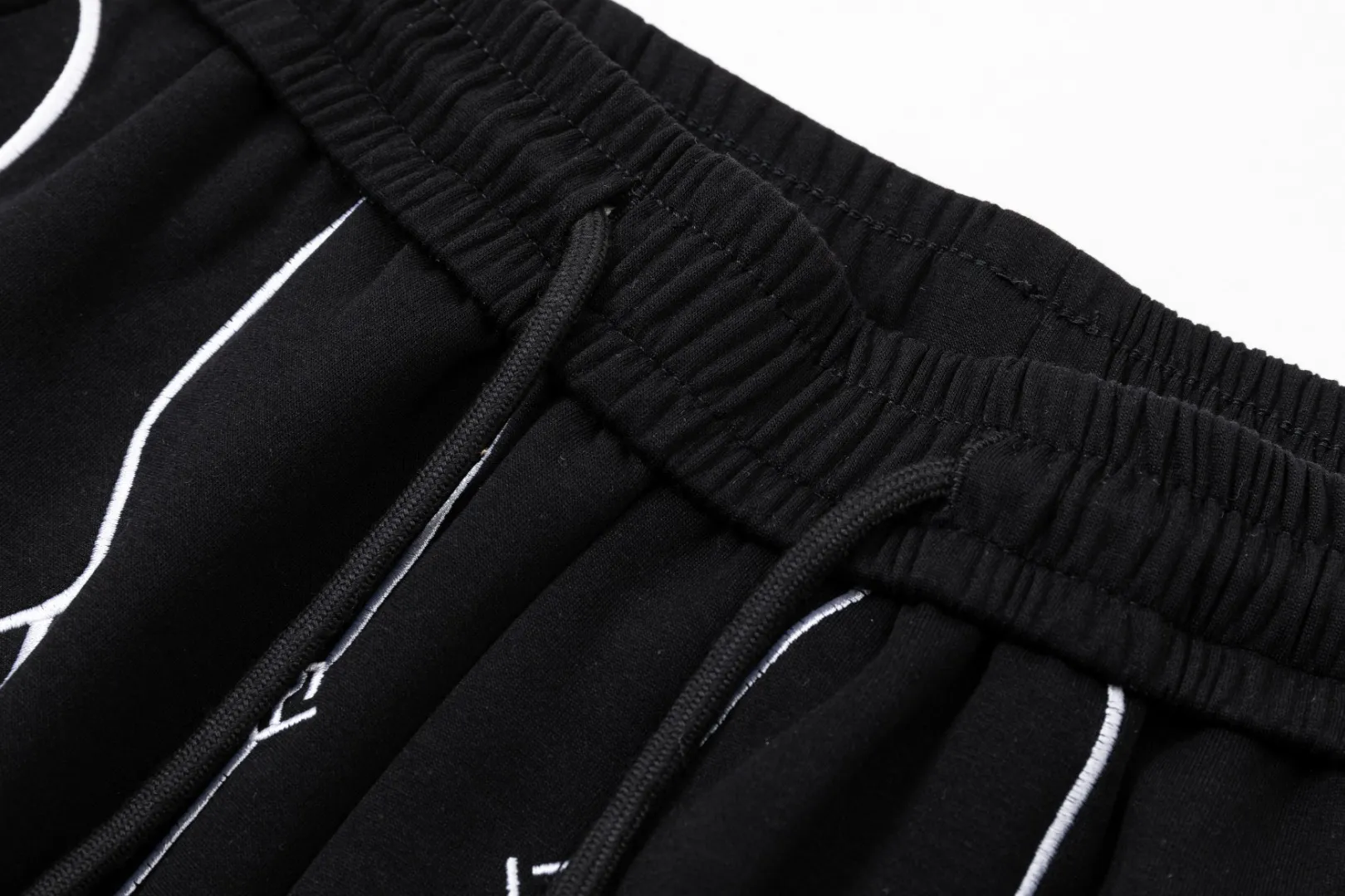 SSNew Arrival Same Style👫logo ， Same Style ， ！ * ， logo ！ ， ， ！ ， 、 、 ， ！ Breathable 。Versatile ， ， V ， ， Same Style！ Size：M-3XL